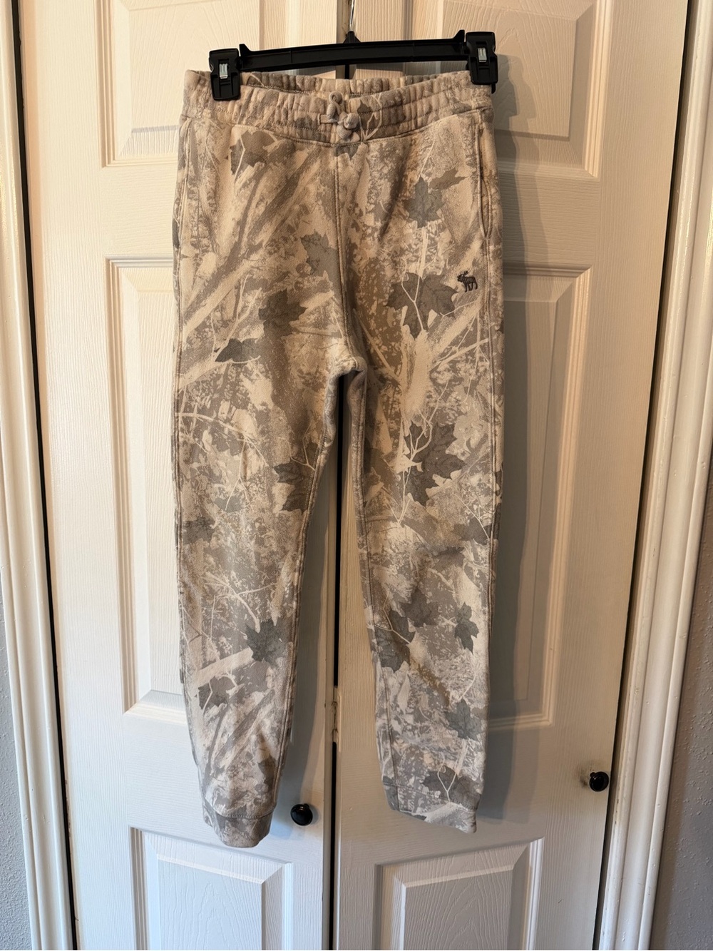 abercrombie kids Beige & Light Gray Camo Joggers